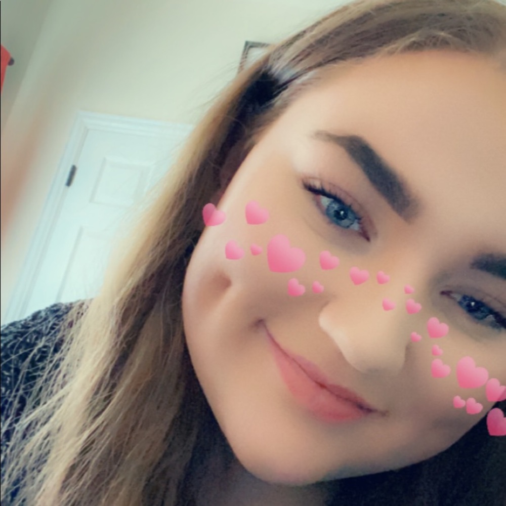 Meet your Posher, Hannah